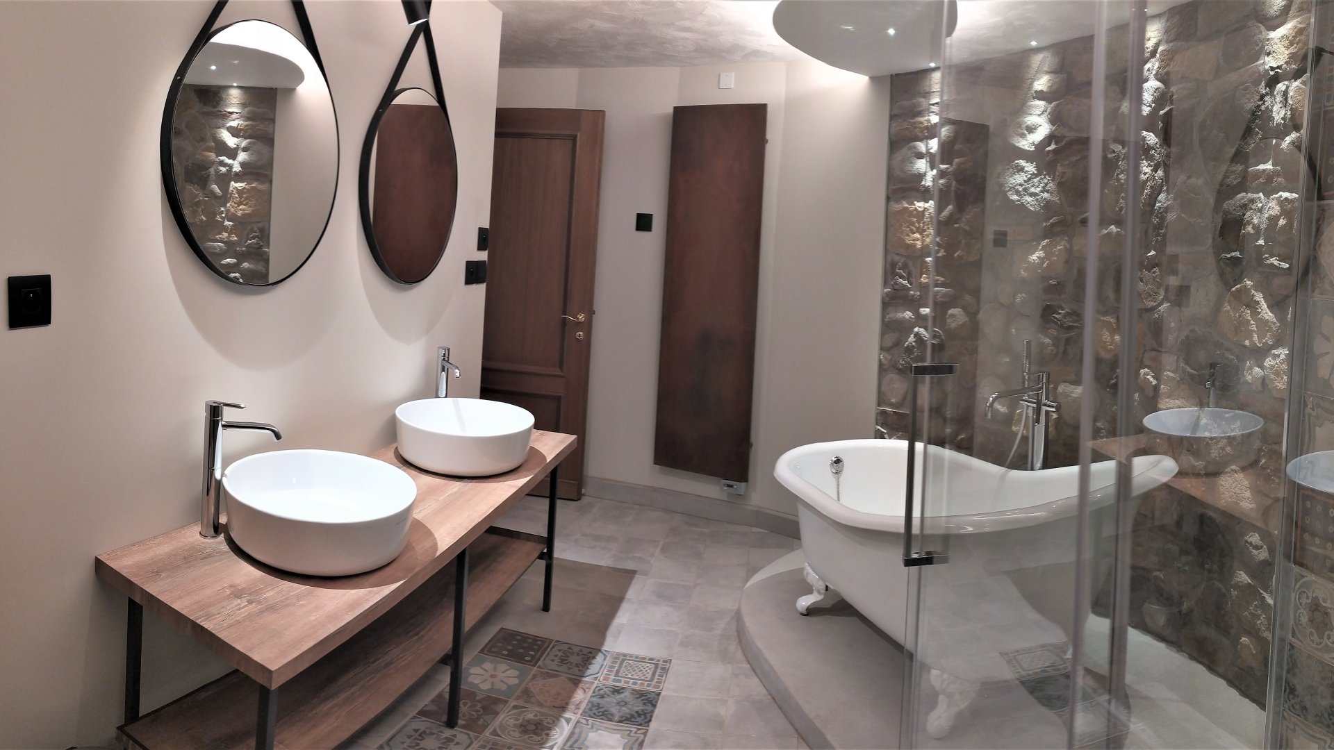 Suite La TOUR & Petit Déjeuner